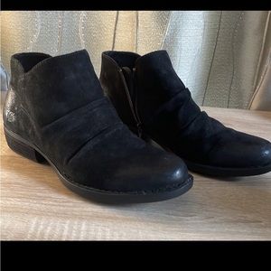 Born suede leather booties